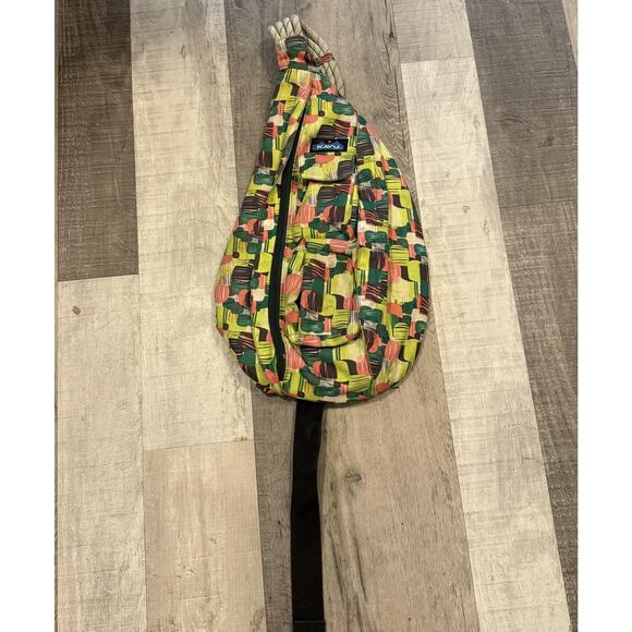 KAVU Rope Sling Bag Backpack One Size Abstract Print Multicolor Outdoors - Picture 1 of 6